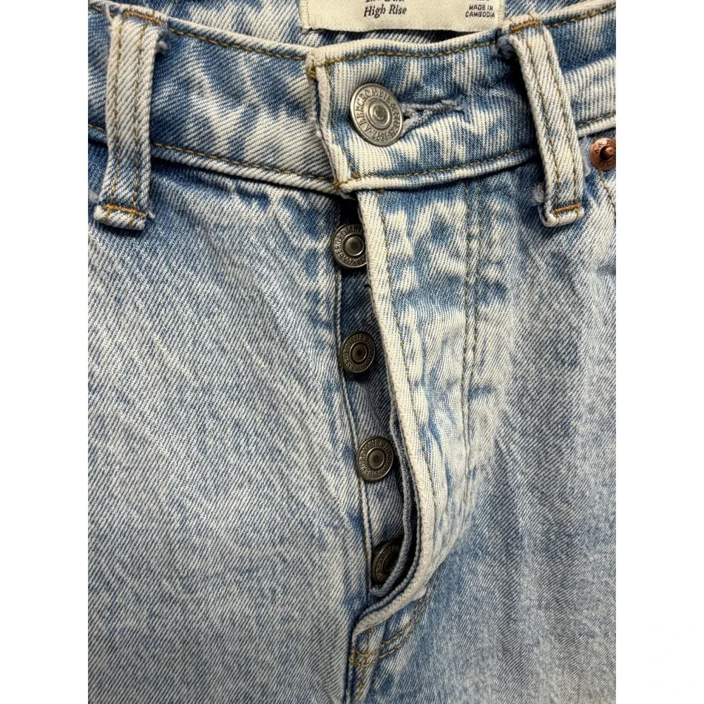 Abercrombie Fitch The Dad High‎ Rise Light Wash Distressed Knee Jeans Size 26 - Picture 4 of 13